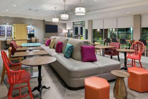 Зона вітальні в Home2 Suites By Hilton Orlando Near UCF