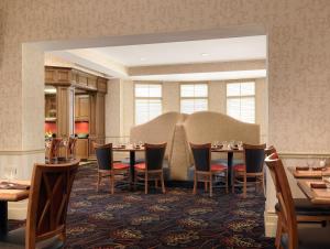 Area tempat duduk di President Abraham Lincoln - A Doubletree by Hilton Hotel