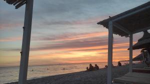 Afbeelding uit fotogalerij van Glamping Rooms at The Sea Turtle in Dhërmi