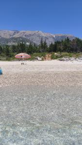 Afbeelding uit fotogalerij van Glamping Rooms at The Sea Turtle in Dhërmi