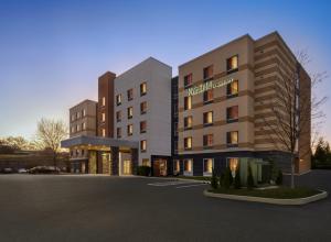 wykonanie hotelu na parkingu w obiekcie Fairfield Inn & Suites by Marriott Hershey Chocolate Avenue w mieście Hershey