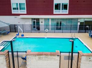 The swimming pool at or close to SpringHill Suites by Marriott Baton Rouge Gonzales