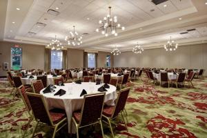 A restaurant or other place to eat at Hilton Garden Inn Lansing West