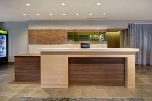 Area lobi atau resepsionis di Home2 Suites by Hilton Troy