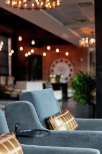 Foundry Hotel Asheville, Curio Collection By Hilton पर बैठने की जगह