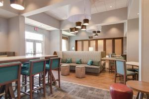 Hampton Inn & Suites by Hilton Nashville North Skyline休息區