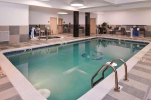 Πισίνα στο ή κοντά στο Hampton Inn & Suites Denver-Speer Boulevard