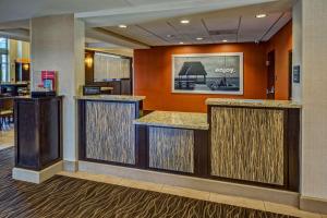 TV at/o entertainment center sa Hampton Inn & Suites Destin