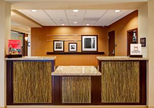 Lobby o reception area sa Hampton Inn & Suites Destin