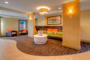 Seating area sa Hampton Inn & Suites Destin