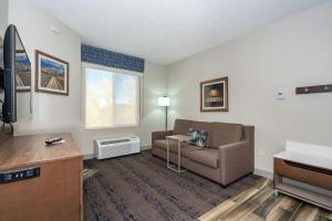 Khu vực ghế ngồi tại Hampton Inn & Suites Flagstaff - West