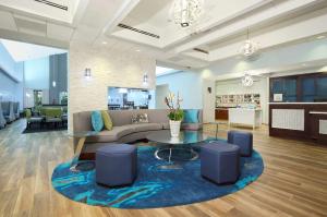 Prostor za sedenje u objektu Homewood Suites by Hilton Miami - Airport West