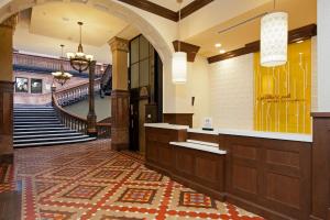 Lobbyen eller receptionen på Hilton Garden Inn Milwaukee Downtown