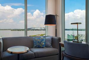 Ruang duduk di Hyatt Regency Baytown-Houston