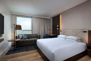 Katil atau katil-katil dalam bilik di Hyatt Regency Baytown-Houston