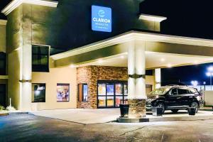 Evansville şehrindeki Clarion Inn & Suites tesisine ait fotoğraf galerisinden bir görsel