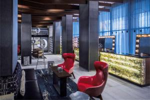 Зона вітальні в Doubletree By Hilton New York Times Square West