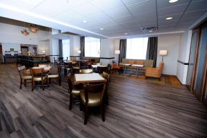 ห้องอาหารหรือที่รับประทานอาหารของ Hampton Inn & Suites Truro, NS