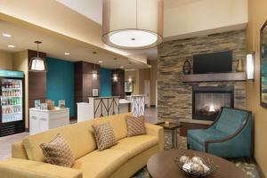 Зона вітальні в Homewood Suites by Hilton Calgary Downtown