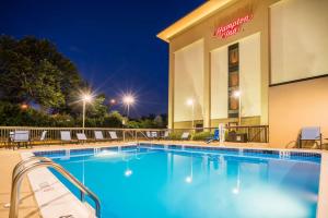 The swimming pool at or close to Hampton Inn Plymouth Meeting