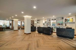 DoubleTree by Hilton Ocean City Oceanfront 로비 또는 리셉션