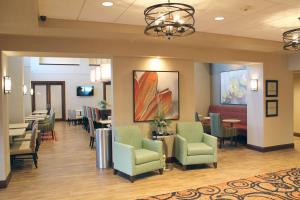 Khu vực ghế ngồi tại Hampton Inn Cape Girardeau I-55 East, MO