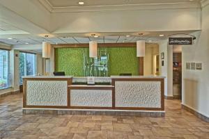 The lobby or reception area at Hilton Garden Inn by Hilton Mount Laurel