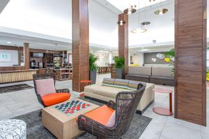 אזור ישיבה ב-Hilton Garden Inn Orange Beach