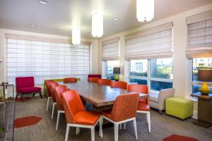 אזור ישיבה ב-Hilton Garden Inn Orange Beach