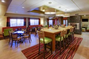 Restaurant o un lloc per menjar a Hampton Inn Williamsport