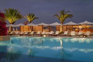 Басейн в The Legend Paracas Resort, a Destination by Hyatt Hotel або поблизу