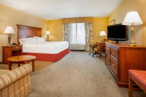 Televisor o centre d'entreteniment de Holiday Inn Express & Suites Bloomington by IHG