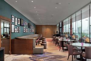 Area tempat duduk di Hilton London Wembley