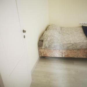 Llit o llits en una habitació de Rooms in Vilnius