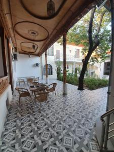 A balcony or terrace at Chorsu Inn