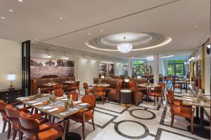 Restaurant o un lloc per menjar a ITC Narmada, a Luxury Collection Hotel, Ahmedabad