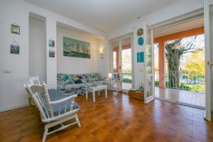 A seating area at Casa Lavanda Pool, Tennis - Happy Rentals