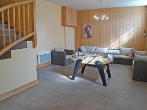 Seating area sa Chalet familial avec salle de jeux, parking et WiFi - FR-1-629-1