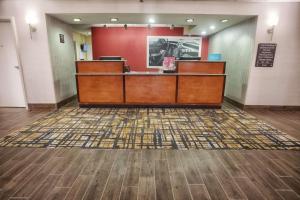 Predvorje ili recepcija u objektu Hampton Inn Marion