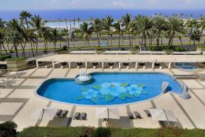 The swimming pool at or close to Jeddah Hilton