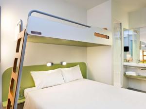 Katil atau katil-katil dalam bilik di ibis budget Hotel Edinburgh Park