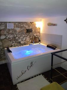 Fotografie z fotogalerie ubytování Vecchio Loft con Jacuzzi v destinaci Siracusa