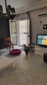 S2 ain zaghwen nord la marsa tesisinde bir televizyon ve/veya eğlence merkezi