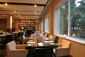 Um restaurante ou outro lugar para comer em Park Plaza Cardiff