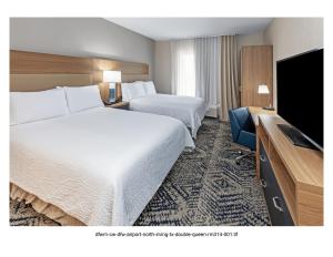 TV i/ili zabavni centar u objektu Candlewood Suites DFW Airport North - Irving, an IHG Hotel