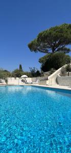 Басейн в или близо до Sublime Villa Piscine Jacuzzi Côte d'Azur