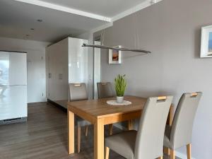 Virtuvė arba virtuvėlė apgyvendinimo įstaigoje Steiner Strandappartements Appartement 307 Süd- Landseite