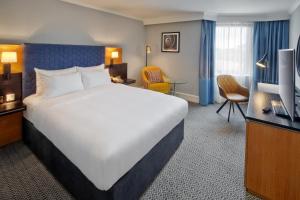 Posteľ alebo postele v izbe v ubytovaní DoubleTree by Hilton Manchester Airport