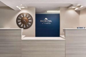 Microtel Inn & Suites by Wyndham Florence/Cincinnati Airpo में दिखाया गया कोई प्रमाणपत्र, अवॉर्ड, हस्ताक्षर या कोई दूसरा दस्तावेज़