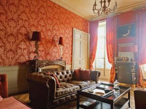 En sittgrupp på Le 1825, une suite luxueuse au coeur de la ville